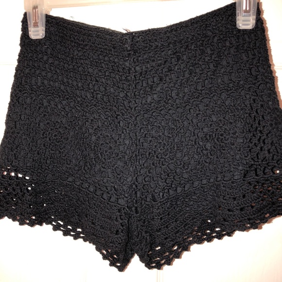 Black crochet knit shorts - Picture 5 of 6